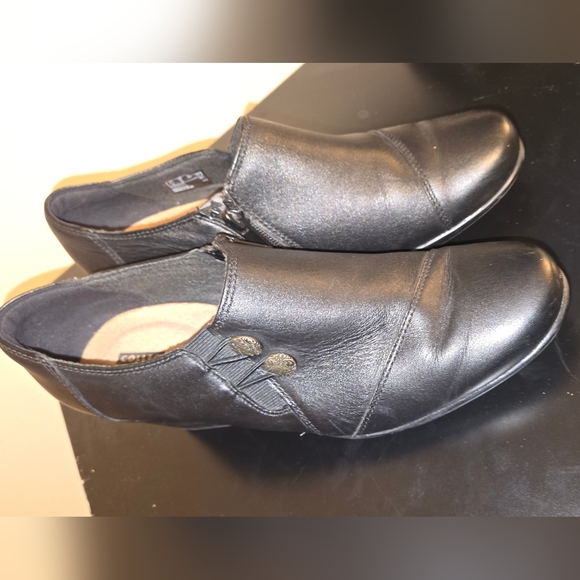 Clark's Soft Cushion Low Heel - Picture 2 of 5